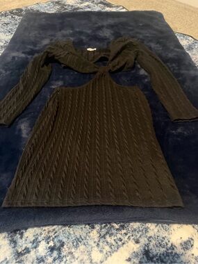 vestique Black Long Sleeve Knit Dress